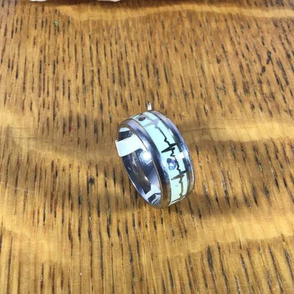 Glow In The Dark Stainless Steel Heartbeat Band Ring - Size 7 - Picture 5 of 6